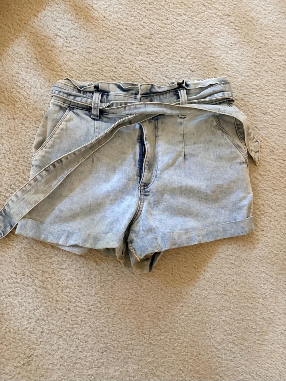 Express Light Wash Denim high waisted Tie-Belt Women's Shorts paperbag size 8